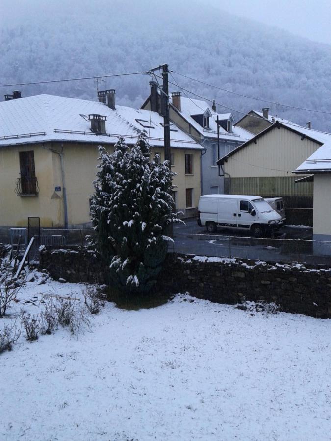 Les Rosiers Panzió Bagnères-de-Luchon Kültér fotó